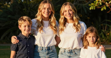 Mary-Kate and Ashley Olsen Make Rare Appearance With All Four Sibings