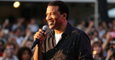 Lionel Richie Returns to Stage, Shares Update After Postponing Shows Amid Illness: ‘I’m Grateful’